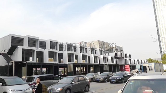 華（huá）滋奔騰產業園集裝箱辦公樓案例！